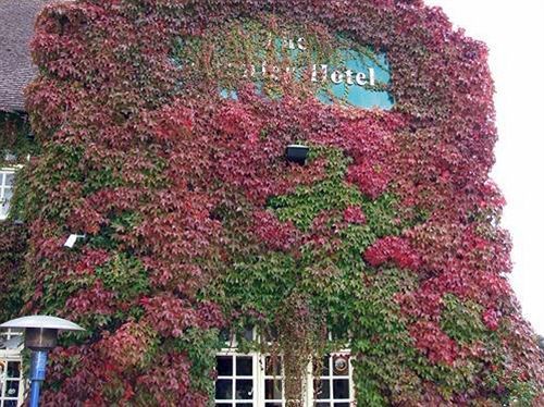 The Cranley Hotel Cranleigh Exterior photo